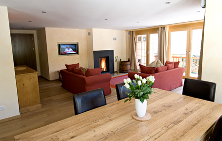 large view of the lounge