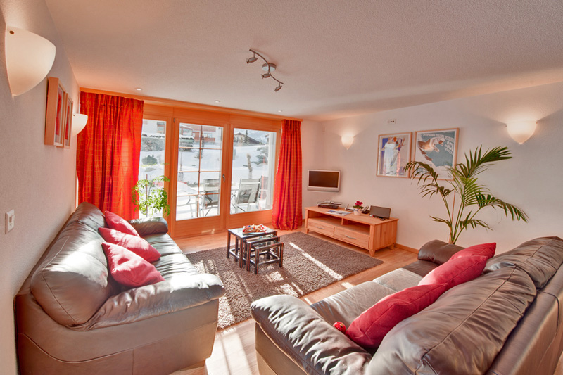 Large view of the loung