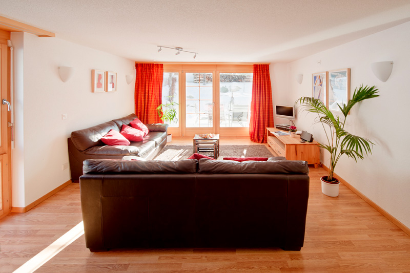 large view of the lounge