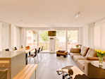 Lounge 2