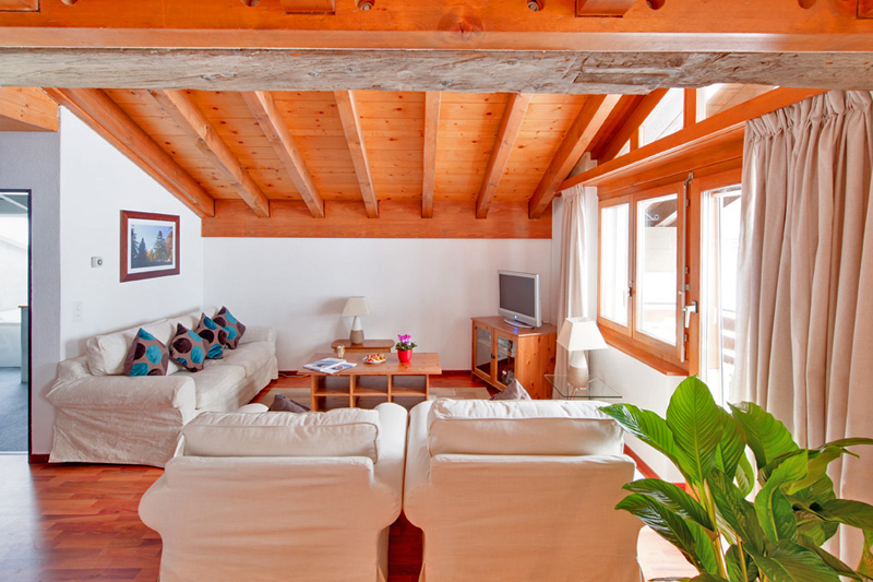 Large view of the lounge