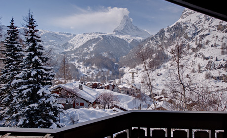 Zermatt Chalet Les Ecureuils view of the entrance