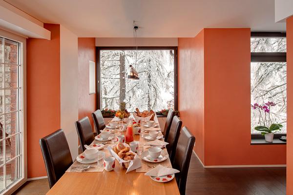 The main dining area at breakfast...