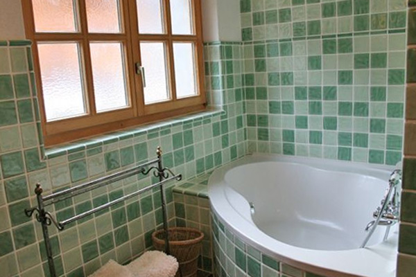 Enlarged view of bathroom 2