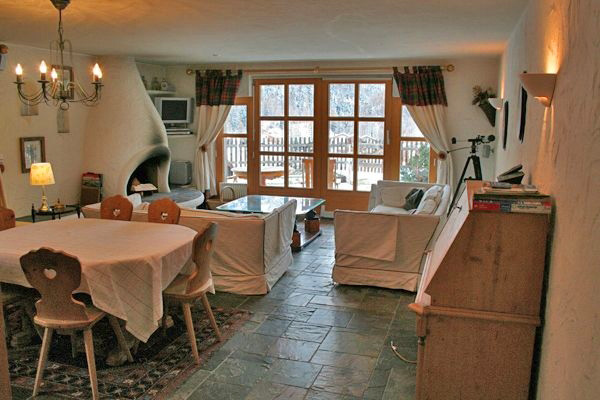 Large view of the lounge